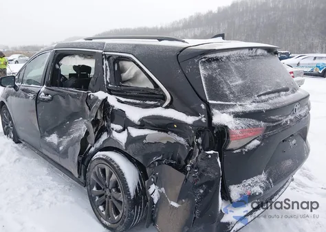 2022 Toyota Sienna Xse z USA, uszkodzony, nr VIN 5TDXRKEC2NS075371